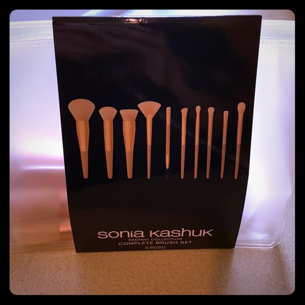 Brand New Sonia Kashuk Radiant Brush Set